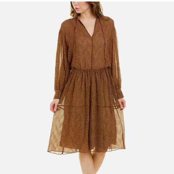 Vince Dresses & Skirts - NWT Starry Dot Shirred Long Sleeve Dress
VINCE size S